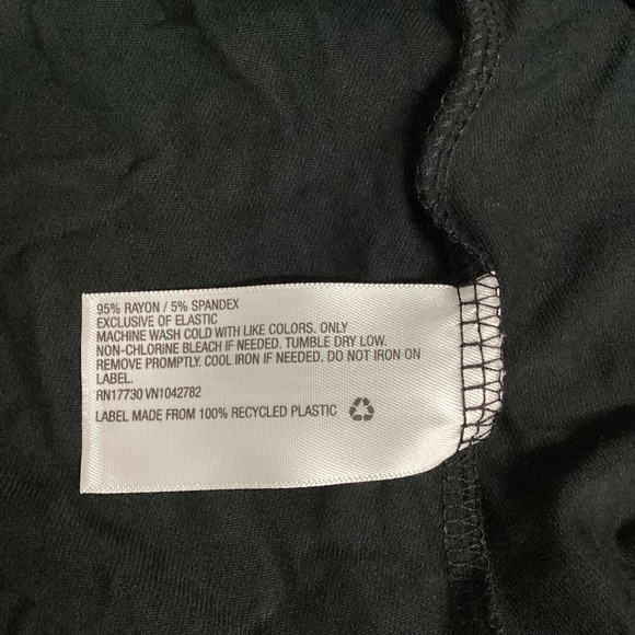 Isabel Maternity NWT Women's Black V Neck Sleeveless Rayon Blouse Top - Picture 6 of 7